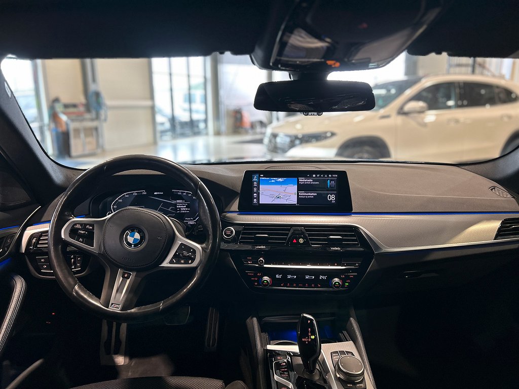BMW 530e xDrive iPerformance Sedan Steptronic M Sport/Moms
