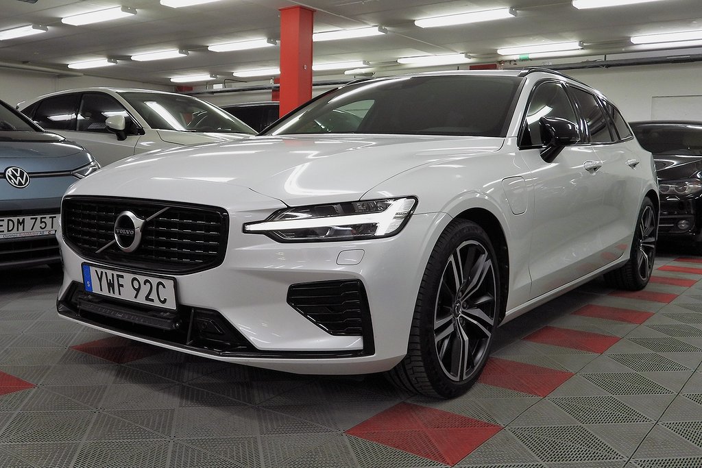 Volvo V60 Recharge T6 AWD Geartronic R-Design SoV Hjul Kamera