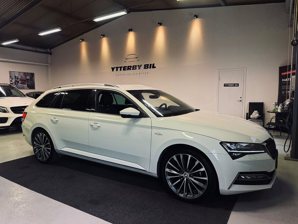 Skoda Superb iV Combi 1.4 TSI iV L&K Drag Cockpit Värm MOMS!