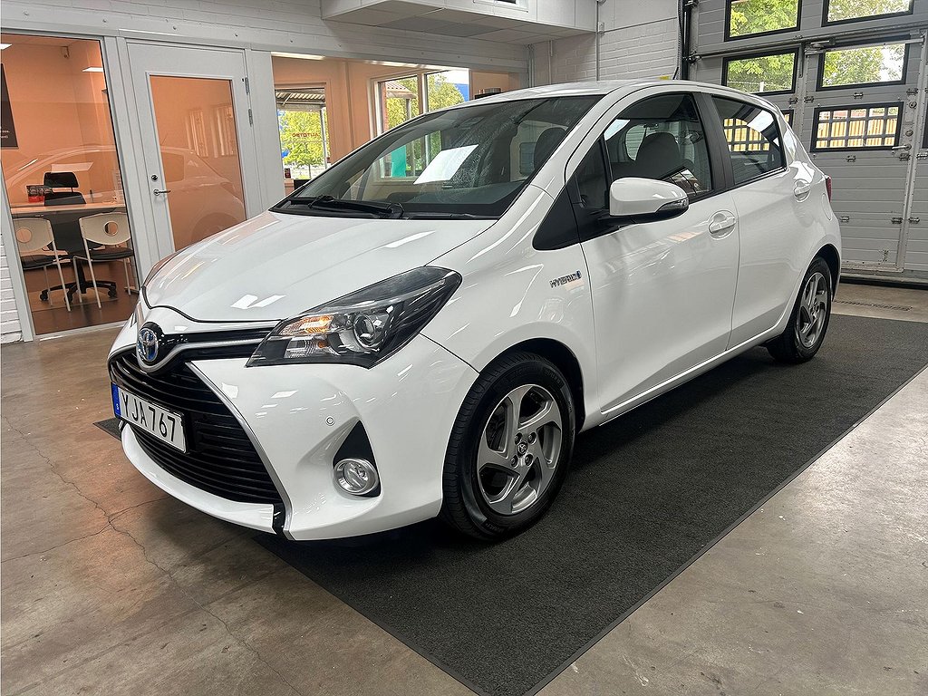 Toyota Yaris 1.5 Hybrid e-CVT 101 Hk Active