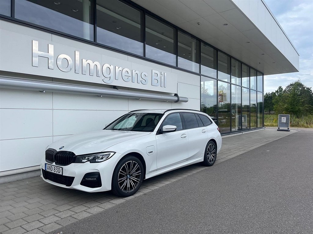 BMW 330e xDrive 4,45% ränta Touring M Sport Navi HiFi Rattvärme Dr