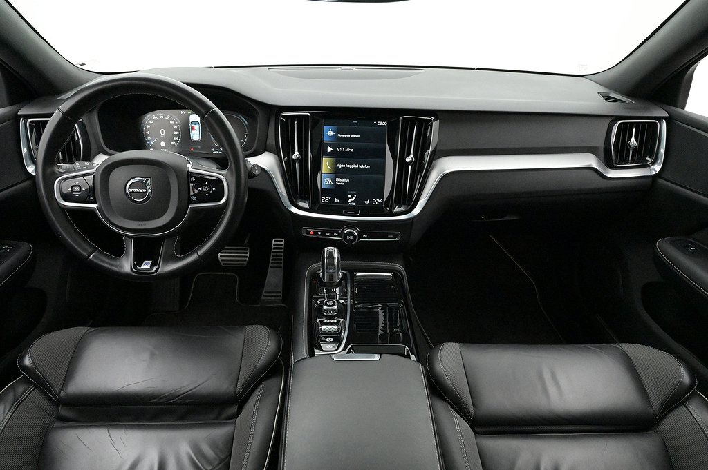Volvo V60 T8 AWD R-Design Pano Kamera BLIS Navi Elstol Drag