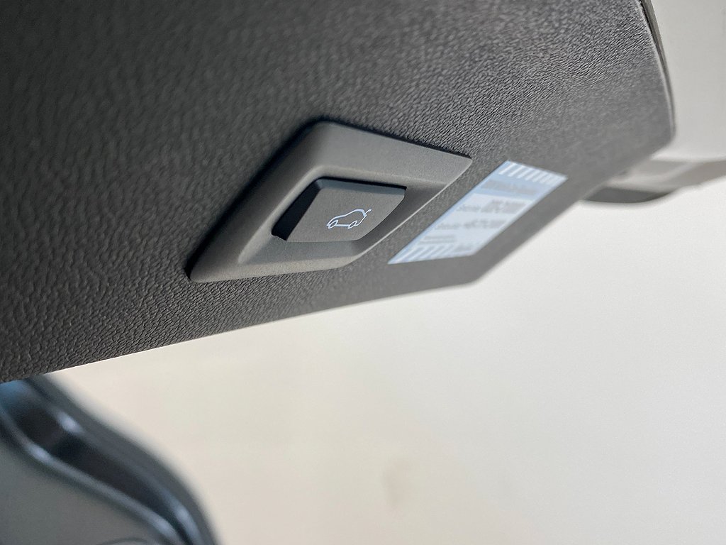 BMW iX xDrive60 Fully Charged M-Sport H/K Drag Fri Service*