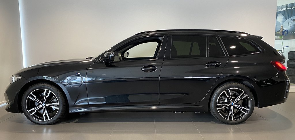 BMW 330e Touring M-Sport Drag 1,95% Ränta, Fri Service*