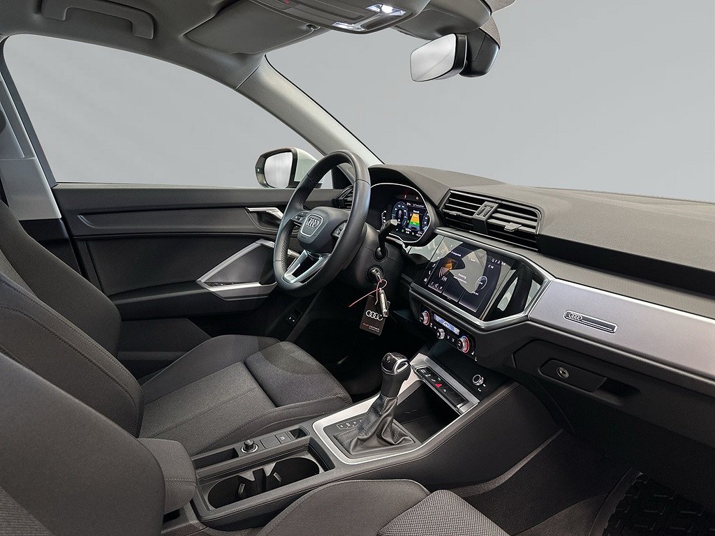 Audi Q3 45TFSIe 245hk Hybrid Drag Kamera