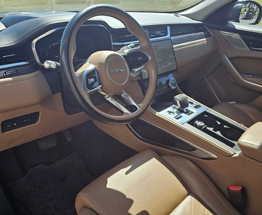 Jaguar F-Pace P400e PHEV