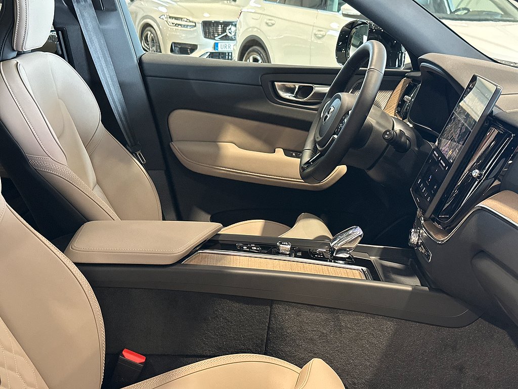 Volvo XC60 Recharge T6 AWD Plus Dark Nordic Edition