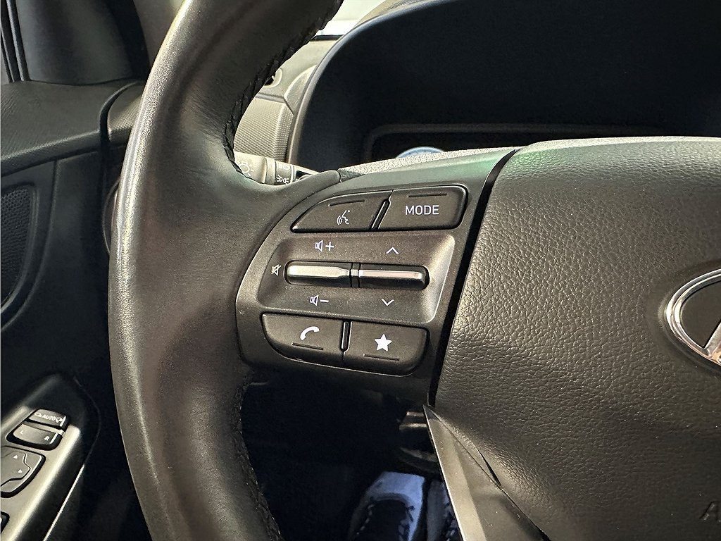 Hyundai Kona Essential 39kWh 136hk Aut – B-KAMERA, RATTVÄRME
