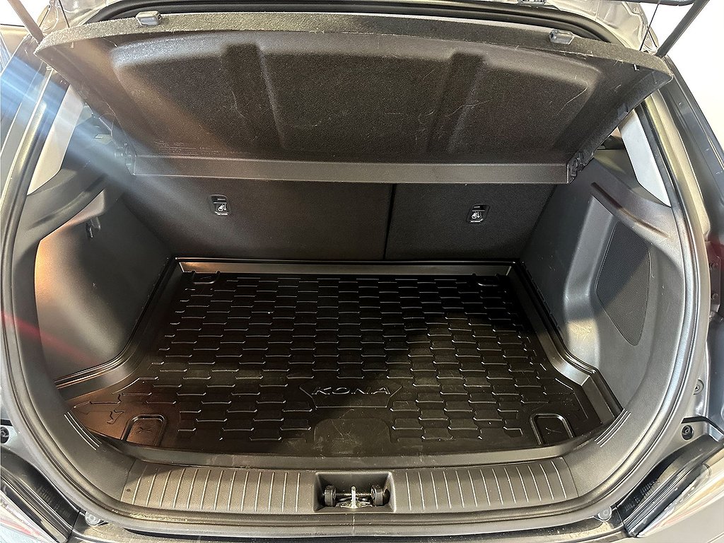 Hyundai Kona Essential 39kWh 136hk Aut – B-KAMERA, RATTVÄRME