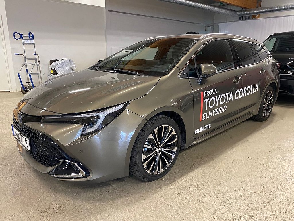 Toyota Corolla Touring Sports Hybrid 1,8 Style Pluspaket | Vinterhjul