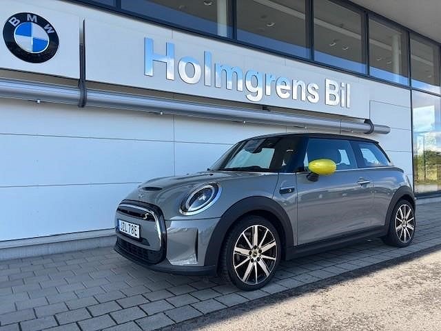 MINI Cooper 4,45% ränta Essential Navi Apple CarPlay PDC LED