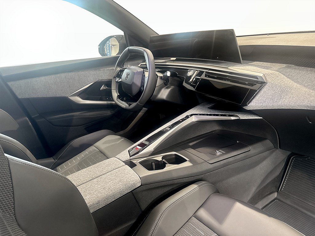 Peugeot 5008 GT+ Hybrid – DEMO