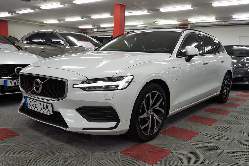 Volvo V60 Recharge T6 AWD Momentum Drag SoV Hjul Kamera