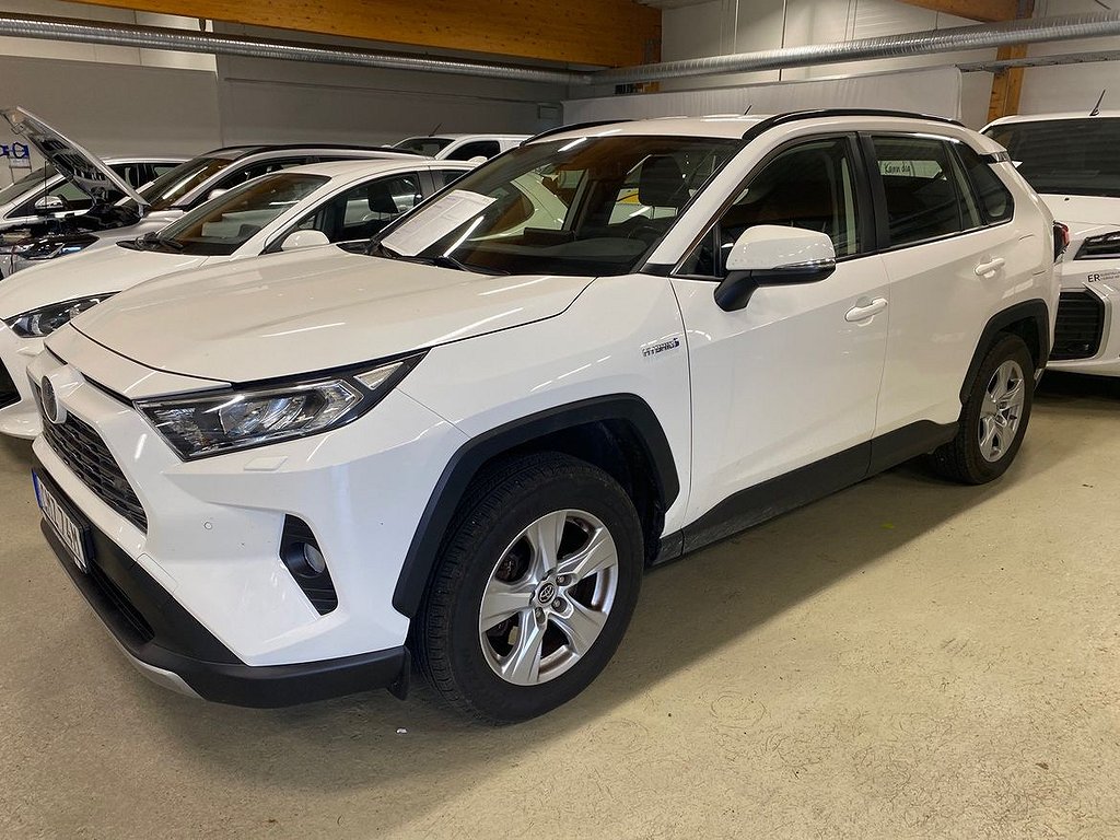 Toyota RAV4 Hybrid AWD-i 2,5 Active Komfortpaket | Vinterhjul | Dragkrok