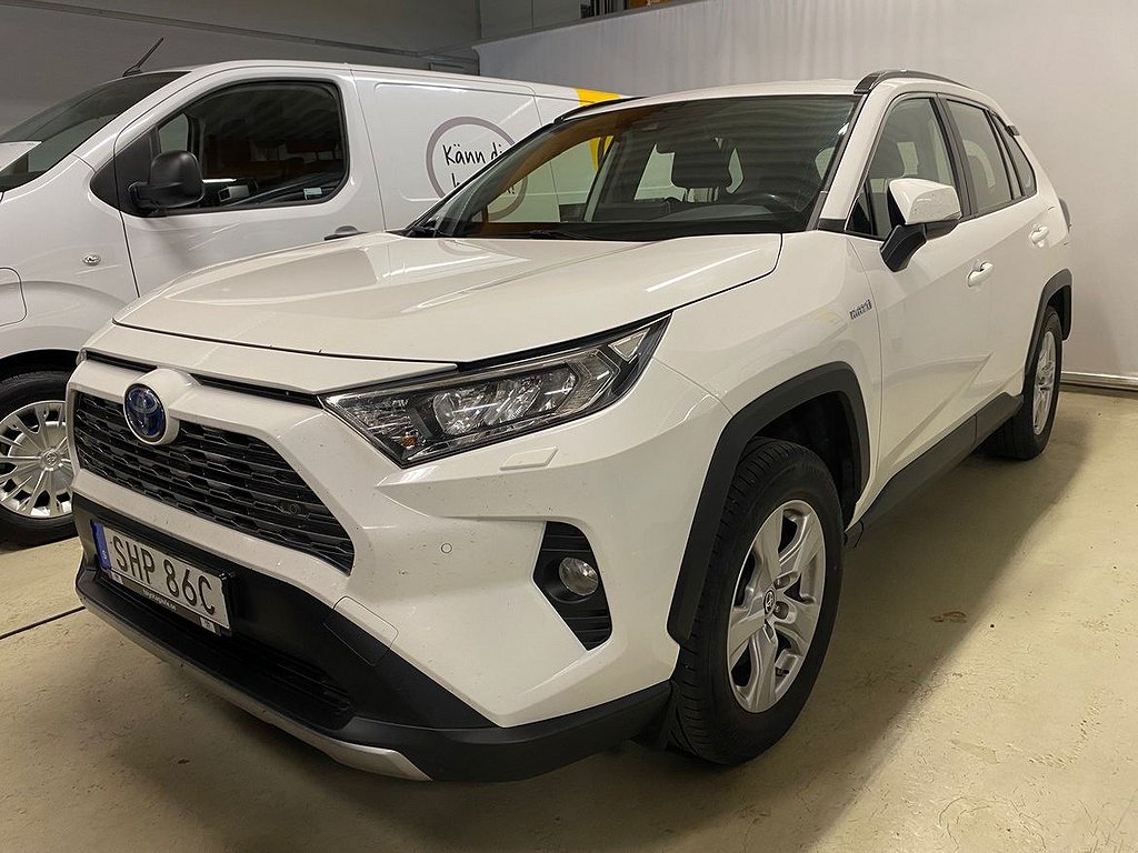 Toyota RAV4 Hybrid AWD-i 2,5 Active Komfortpaket | Vinterhjul | Dragkrok