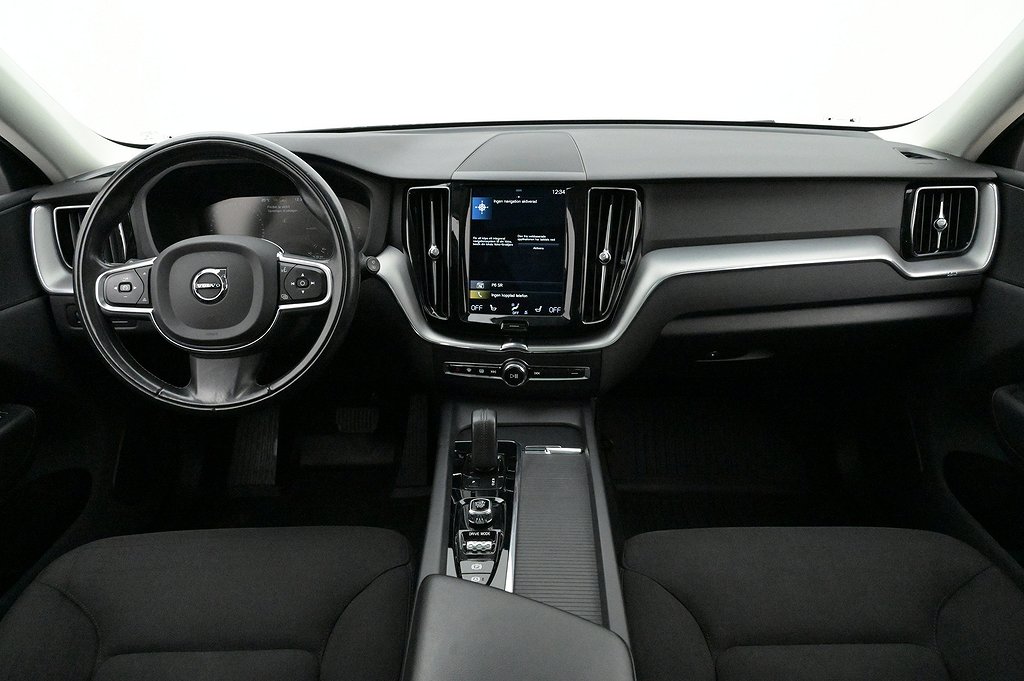 Volvo XC60 Recharge T6 AWD Momentum Adv. Pano LED Drag