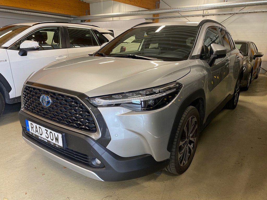 Toyota Corolla Cross Hybrid AWD-i 2,0 Style Pluspaket | Vinterhjul