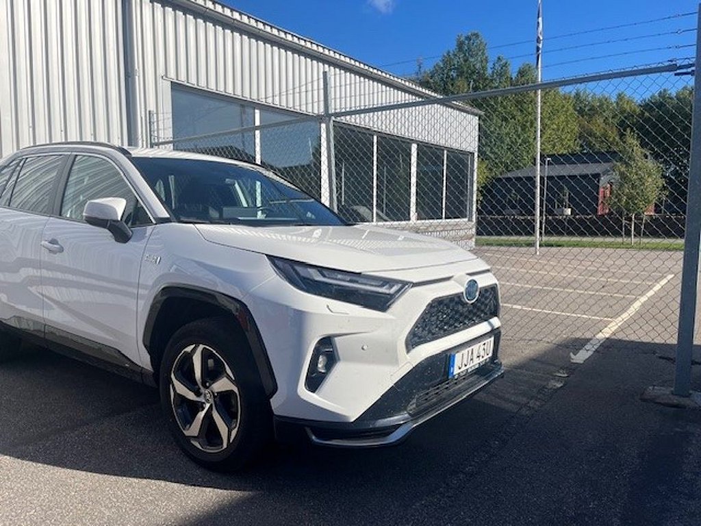 Toyota RAV4 Plug-in Hybrid 2,5 Laddhybrid X-Edition | Dragkrok | Vinterh…