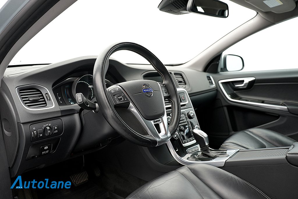Volvo V60 D6 AWD Pure Edition, Plug-in Hybrid, Summum 283hk