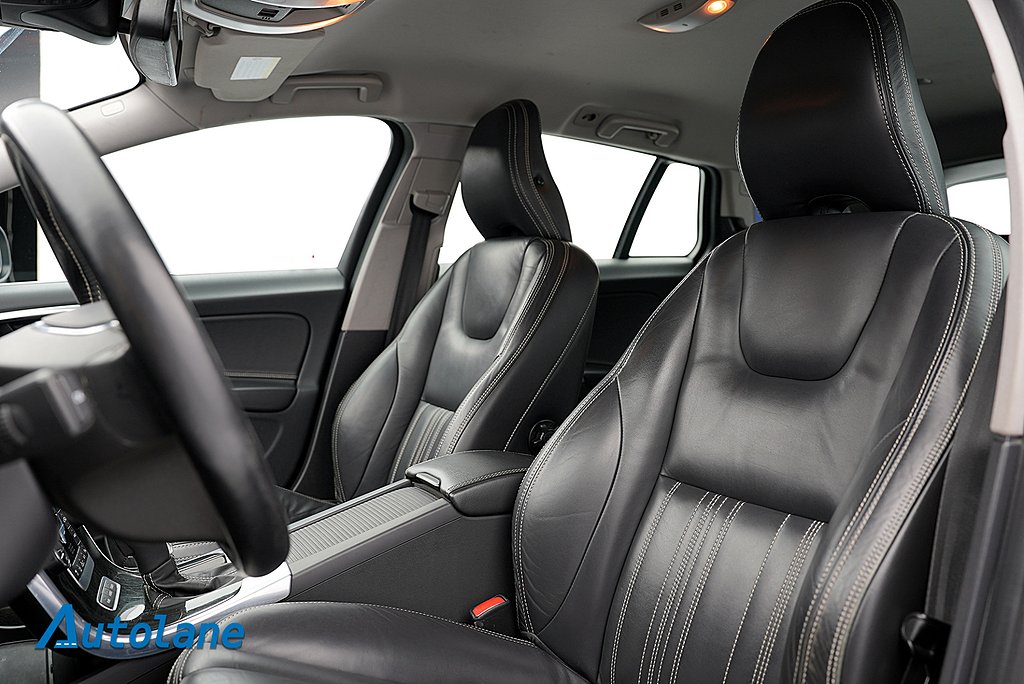 Volvo V60 D6 AWD Pure Edition, Plug-in Hybrid, Summum 283hk