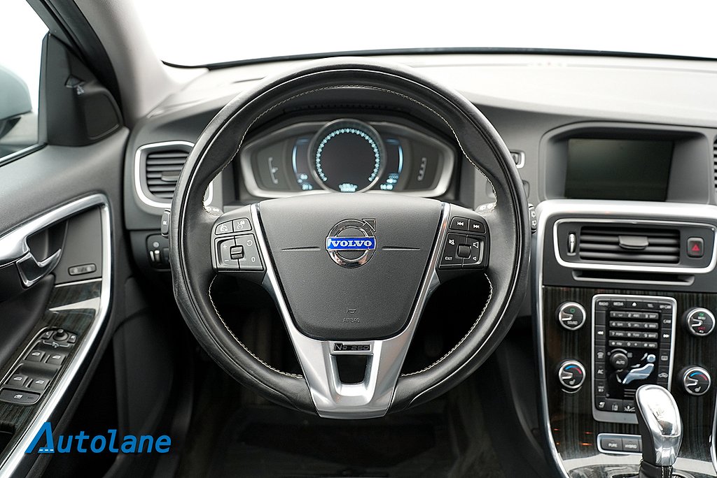 Volvo V60 D6 AWD Pure Edition, Plug-in Hybrid, Summum 283hk