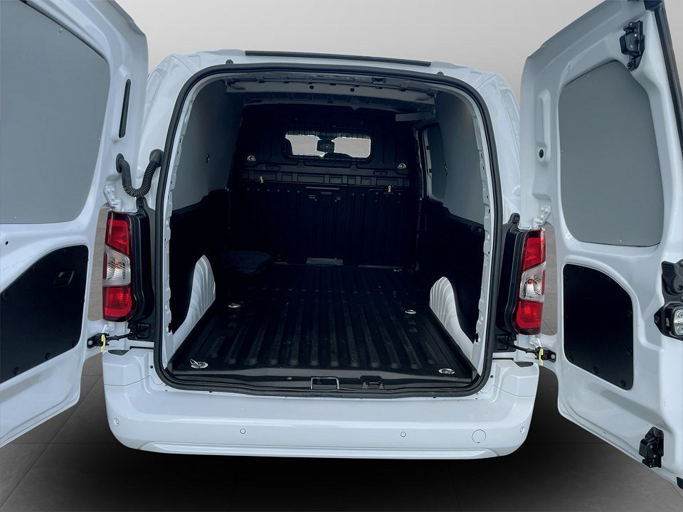 Peugeot e-Partner PRO+ Electric 50kWh L2 – DEMO