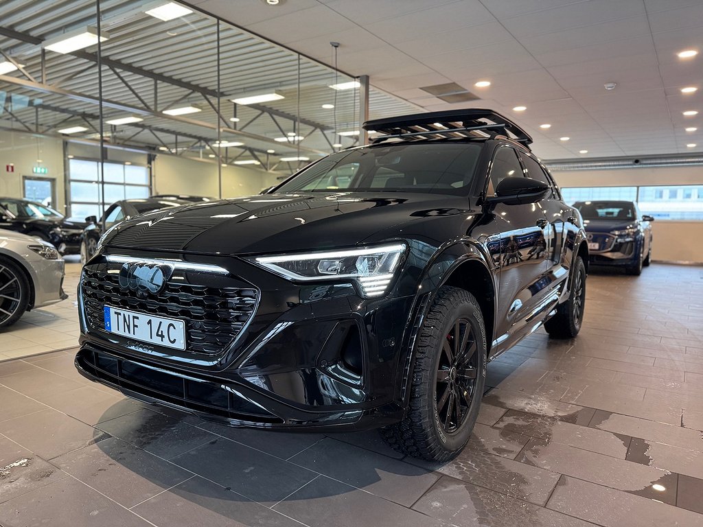 Audi Q8 55 e-tron quattro DAKAR EDITION