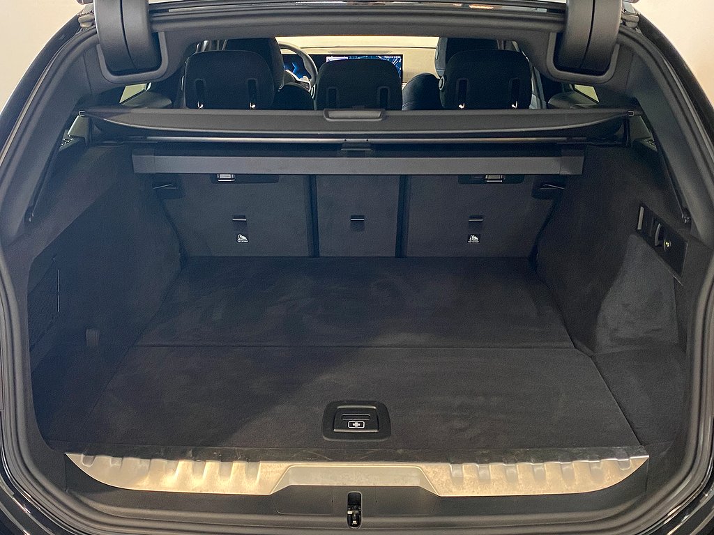 BMW 330e Touring M-Sport Drag 1,95% Ränta, Fri Service*