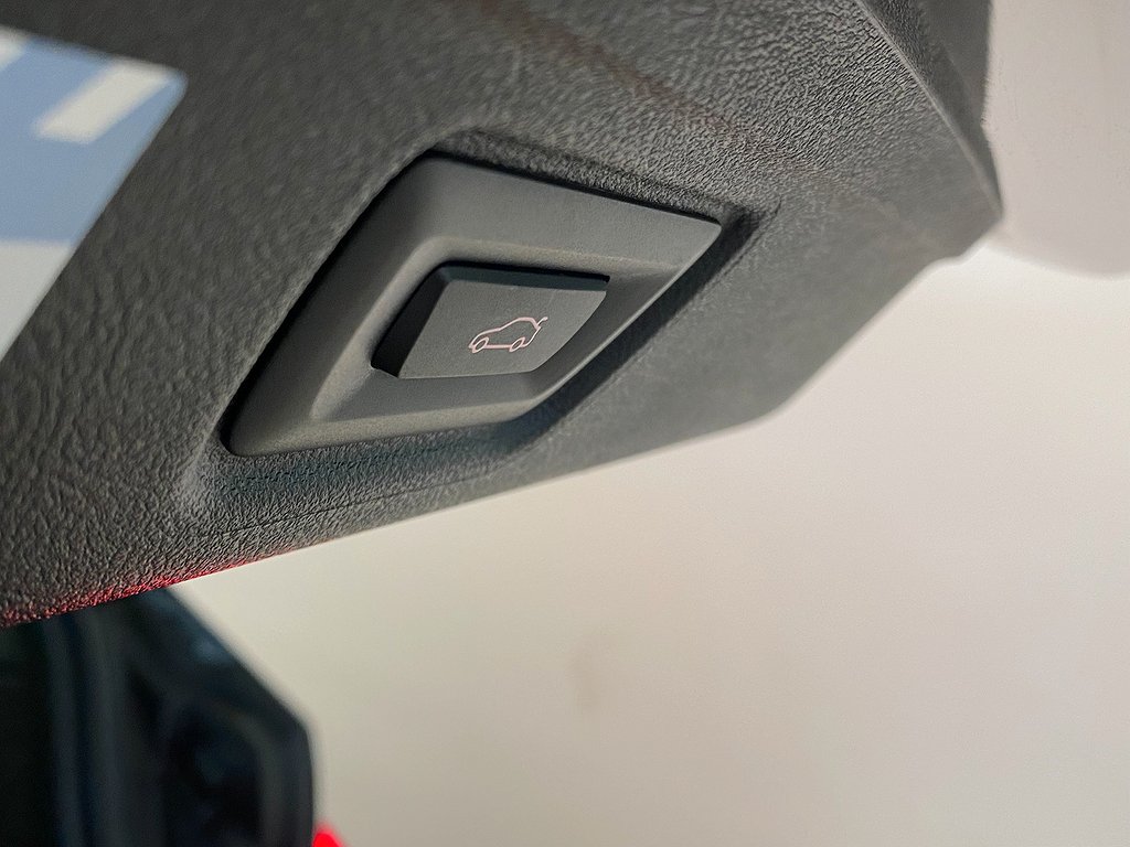 BMW 330e Touring M-Sport Drag 1,95% Ränta, Fri Service*
