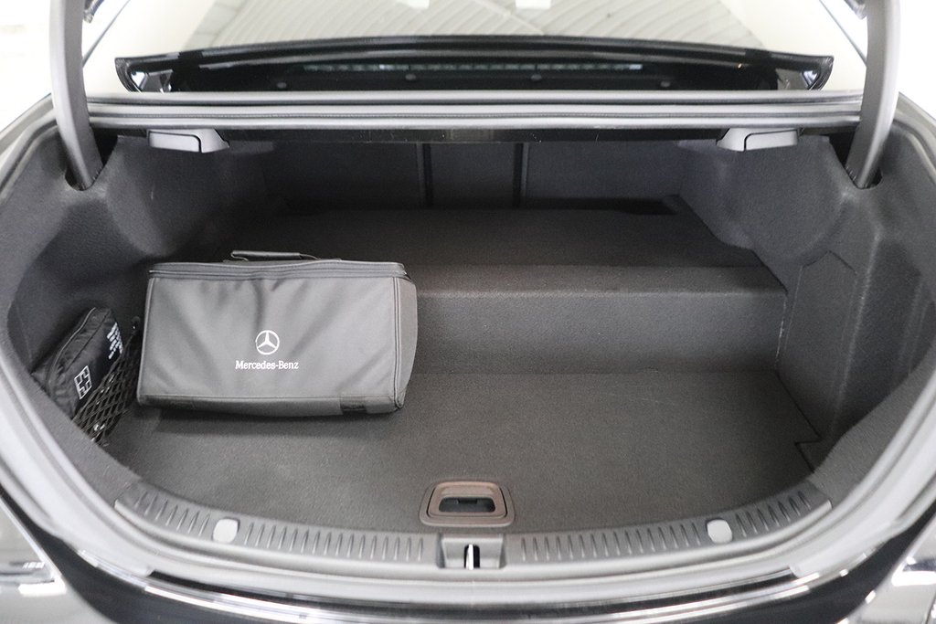 Mercedes-Benz E 300 e AMG Burmester Värmare MOMS Lågamil