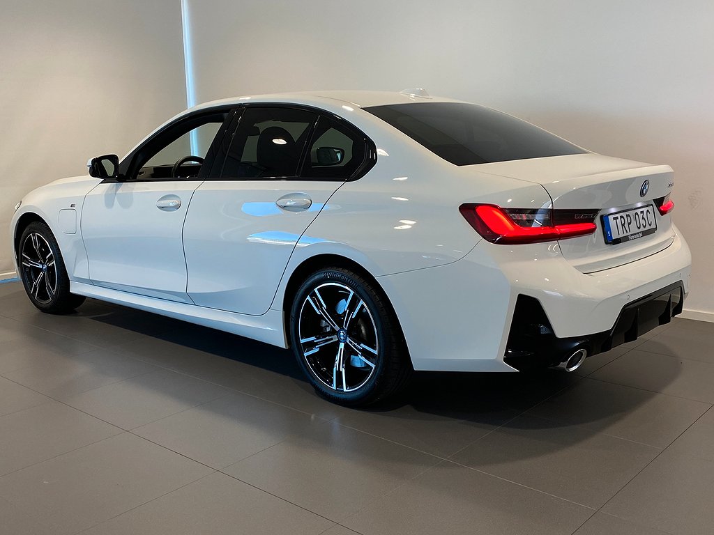 BMW 330e Sedan M-Sport HiFi Adptiv Farth. Drag Fri Service*