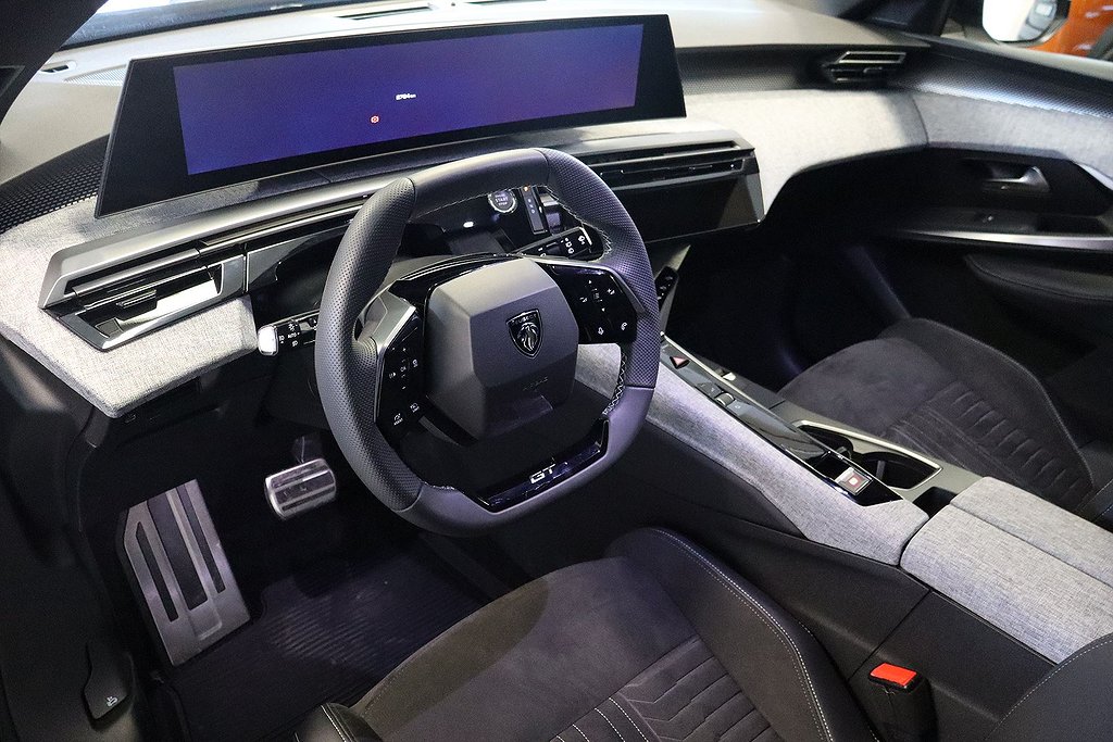 Peugeot E-5008 GT 214hk Aut – 7-SITS, 360-KAMERA, RATTVÄRME