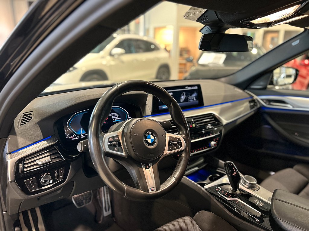 BMW 530e xDrive iPerformance Sedan Steptronic M Sport/Moms