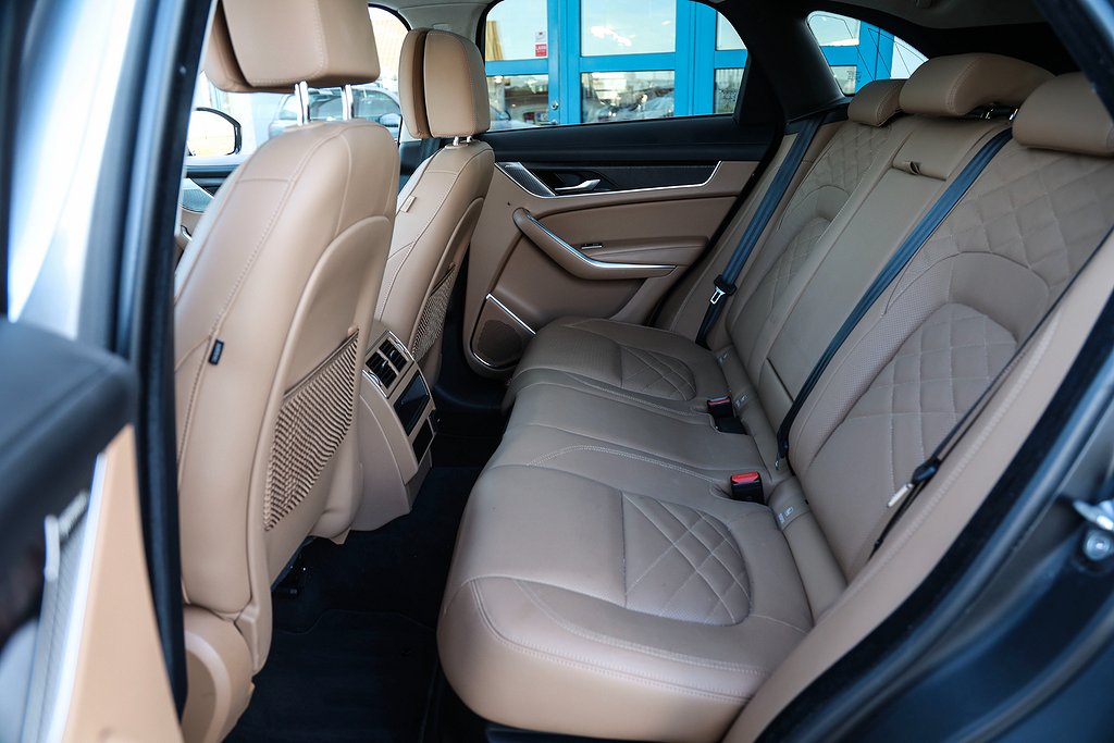Jaguar F-Pace P400e PHEV