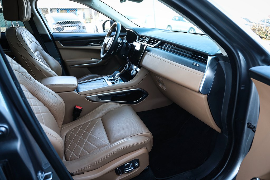 Jaguar F-Pace P400e PHEV