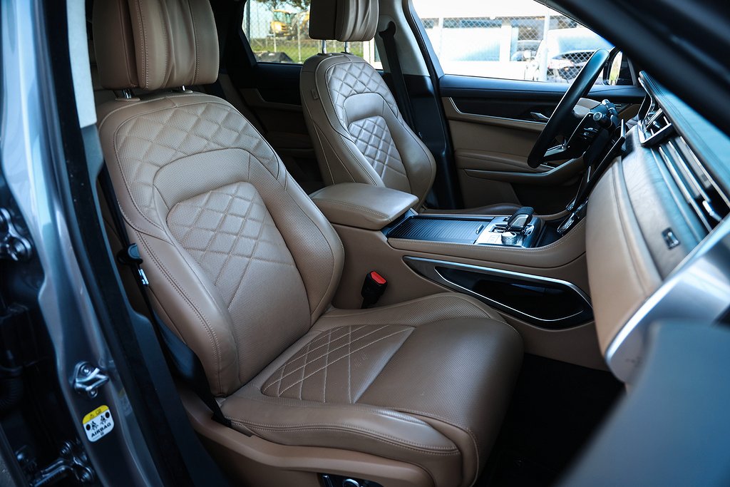 Jaguar F-Pace P400e PHEV