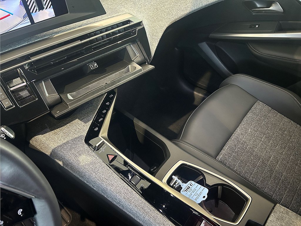 Peugeot 5008 Allure Hybrid 145hk Aut – 7-SITS, B-KAMERA, CARPLAY