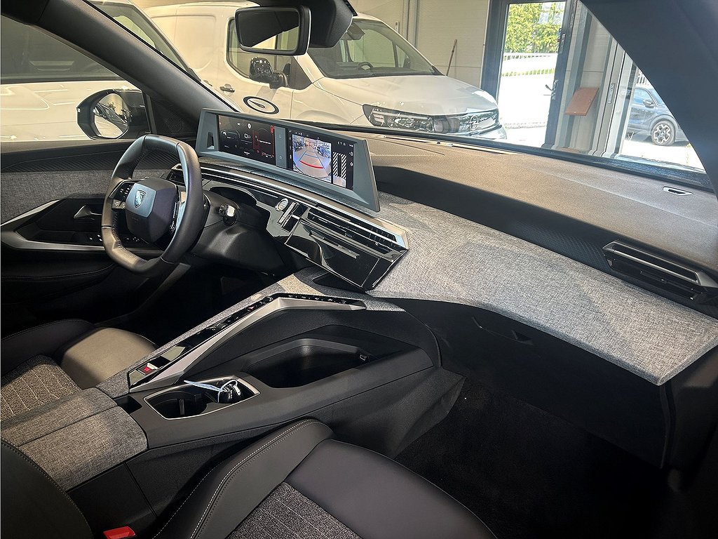 Peugeot 5008 Allure Hybrid 145hk Aut – 7-SITS, B-KAMERA, CARPLAY