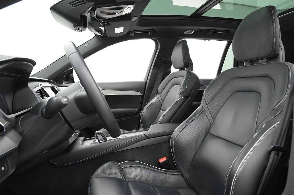 Volvo XC90 Re T8 AWD 7-sits R-design Drag Pano B&W 4,49%