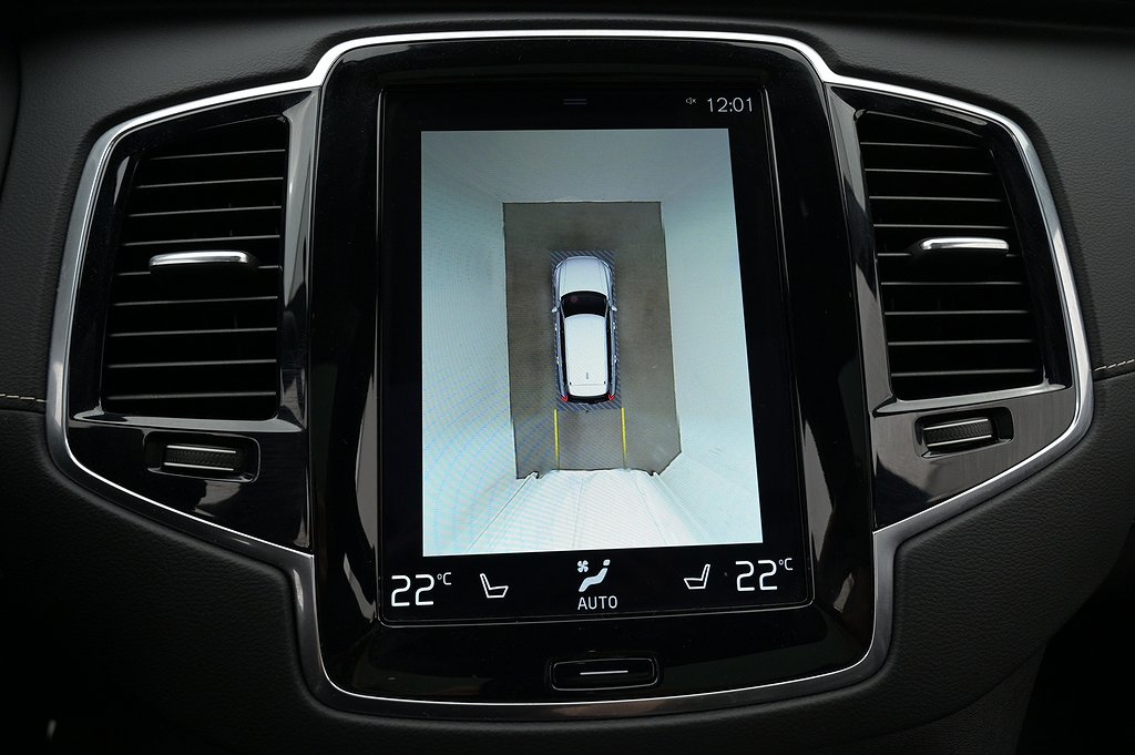 Volvo XC90 Re T8 AWD 7-sits R-design Drag Pano B&W 4,49%