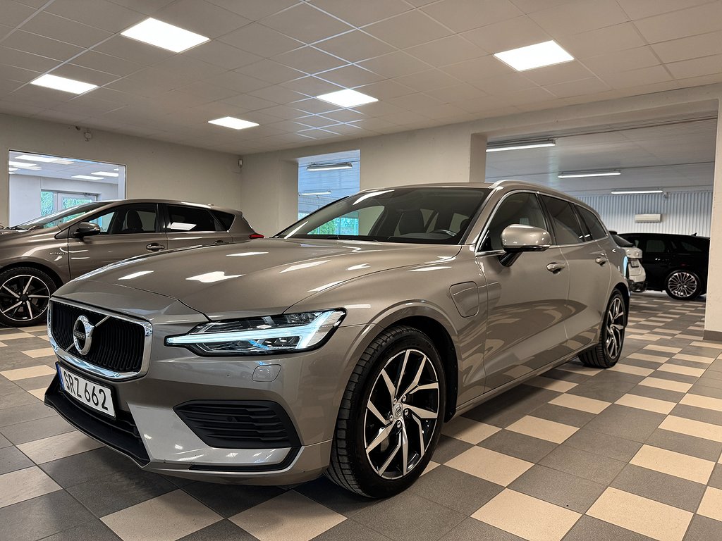 Volvo V60 T6 AWD TE Helskinn B-kamera CarPlay Navi Drag 340 Hk
