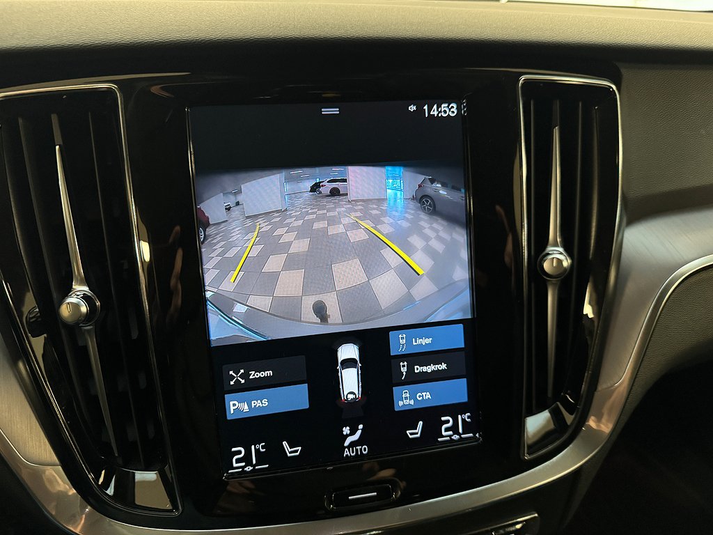 Volvo V60 T6 AWD TE Helskinn B-kamera CarPlay Navi Drag 340 Hk
