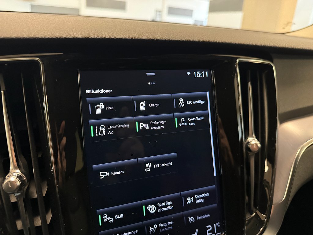 Volvo V60 T6 AWD TE Helskinn B-kamera CarPlay Navi Drag 340 Hk