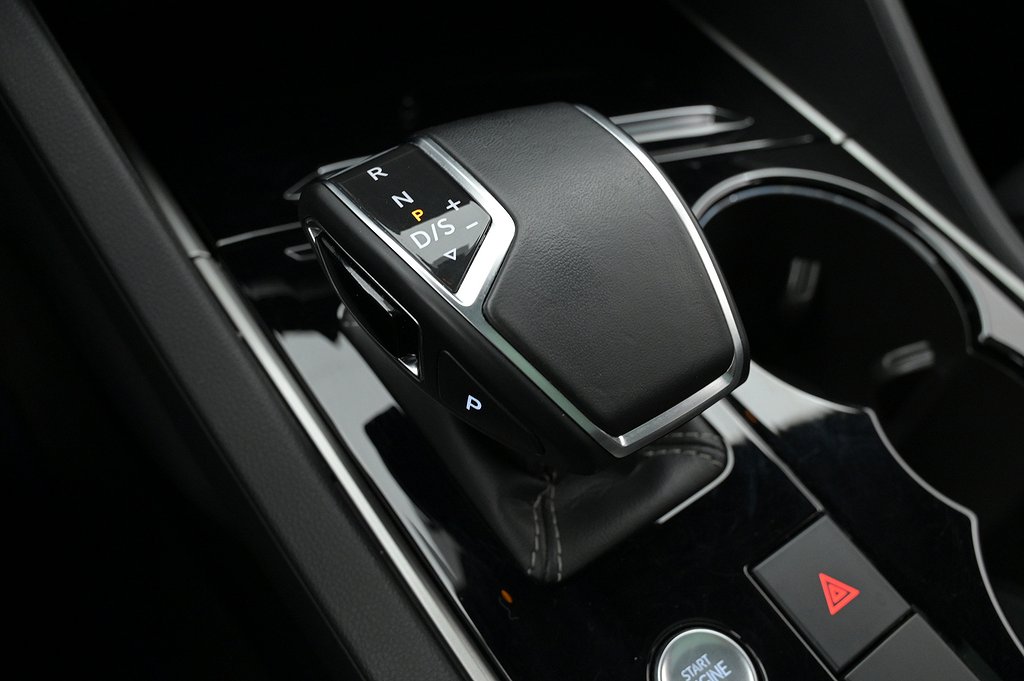 Volkswagen Touareg R eHybrid Läder Pano Elstol Drag 4,49%