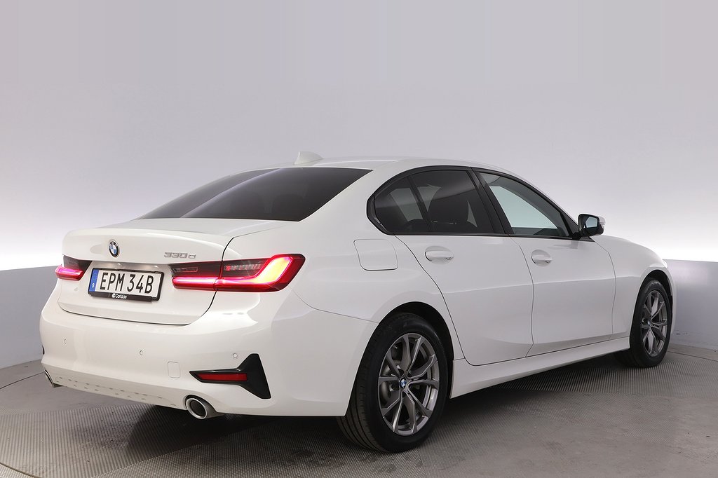 BMW 330e Sedan Sportline Navi PDC LED Värmare Farthållare