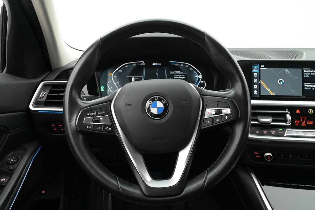 BMW 330e Sedan Sportline Navi PDC LED Värmare Farthållare