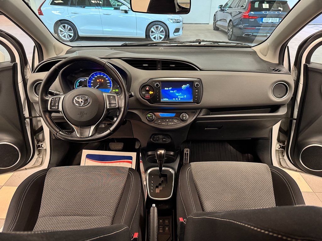 Toyota Yaris Hybrid e-CVT B-kamera Värmare 101 Hk