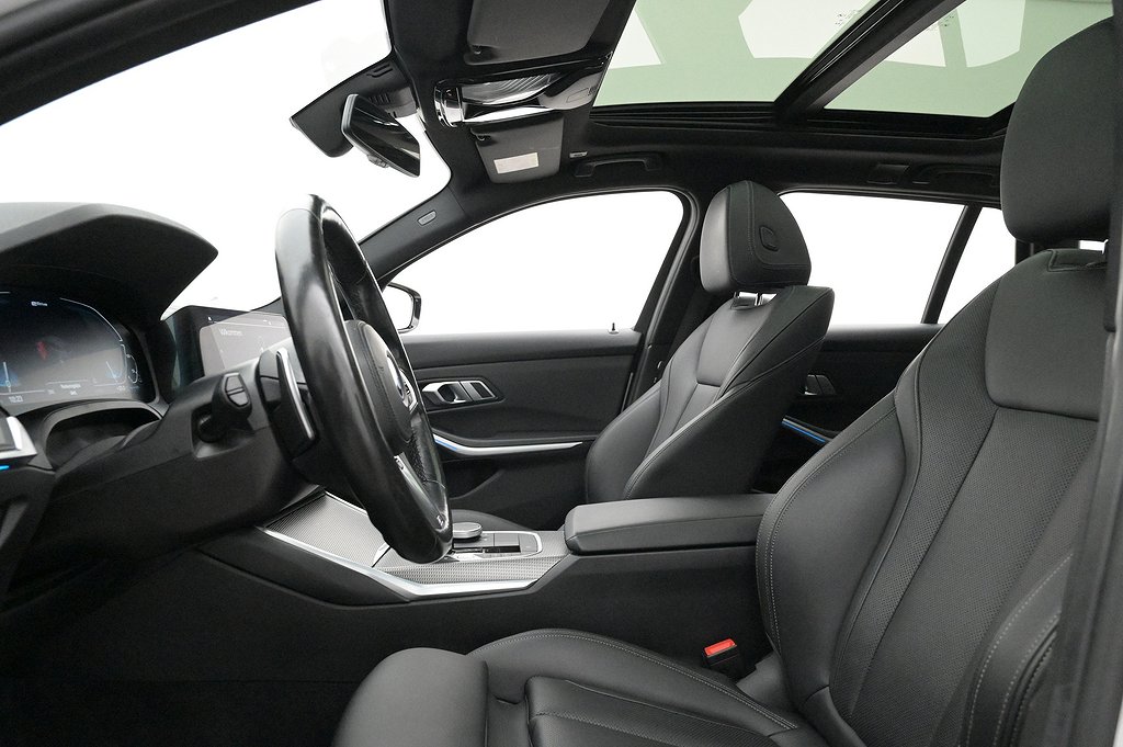 BMW 330e xDrive Touring M-Sport Pano Kamera Navi Värmare