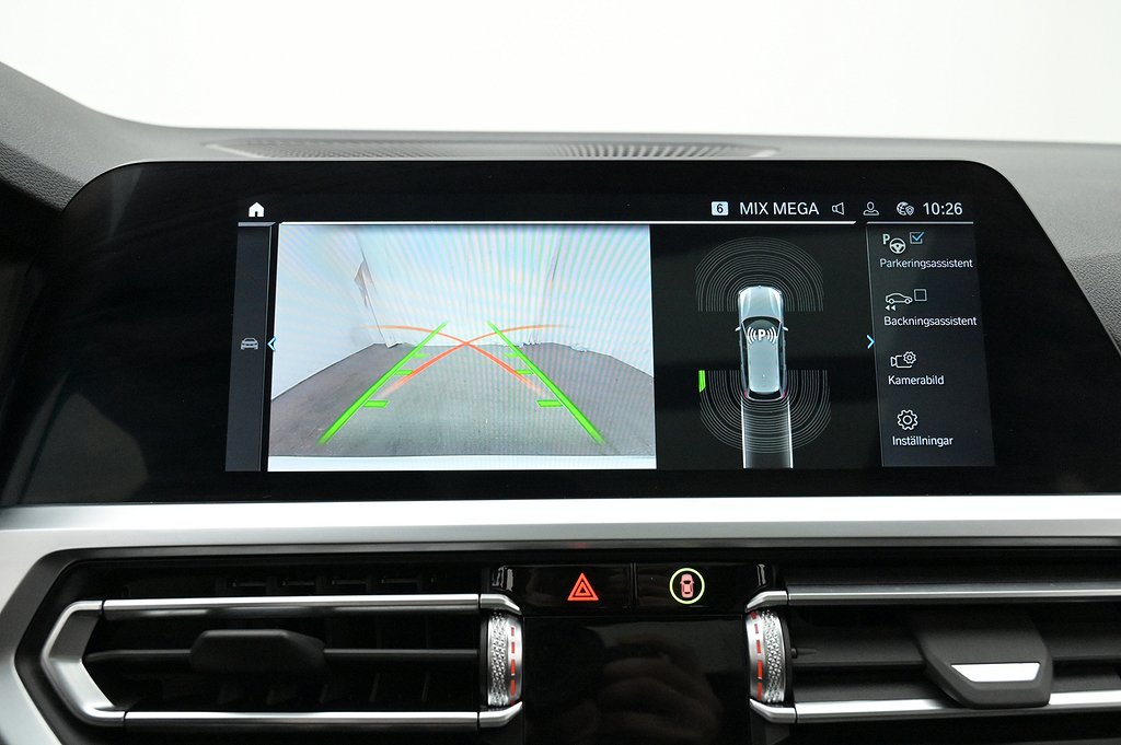 BMW 330e xDrive Touring M-Sport Pano Kamera Navi Värmare