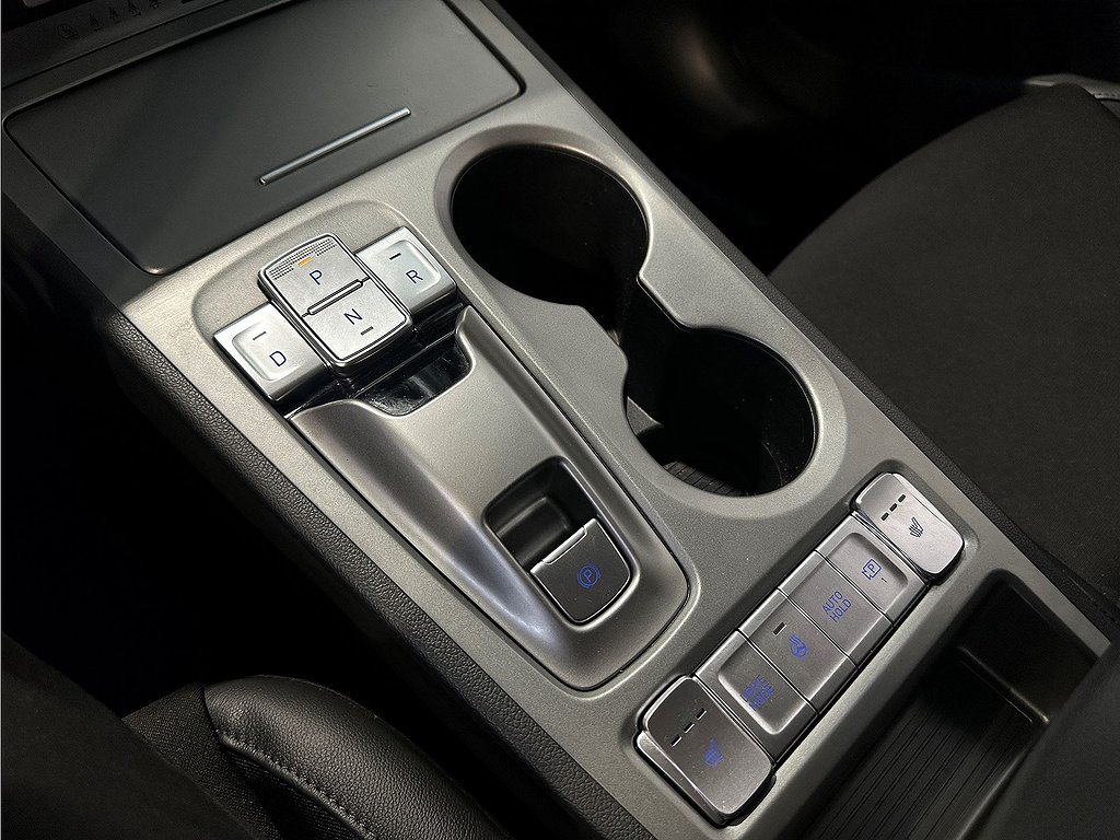 Hyundai Kona Essential 39kWh 136hk Aut – B-KAMERA, RATTVÄRME